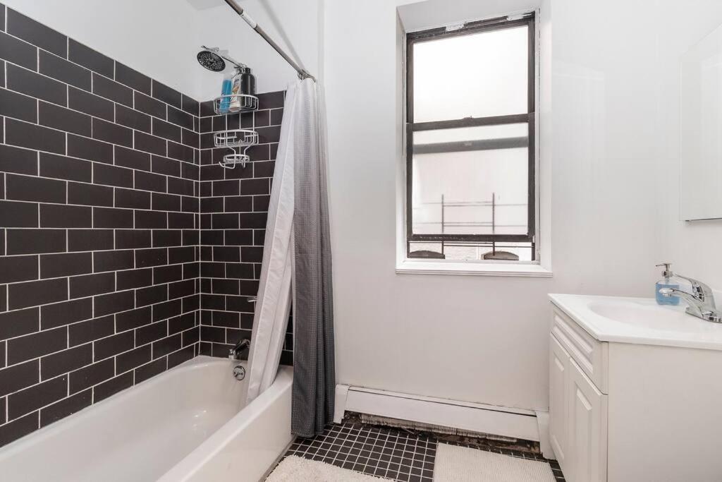 2Bed Bliss By Central Park North Nova Iorque Exterior foto